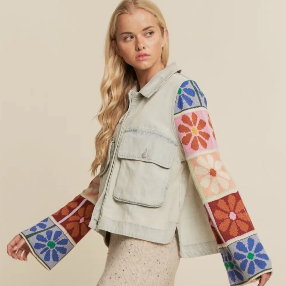 DAVI & DANI Women’s Adjustable Cuffs Multi Patch Denim Jacket (light denim) - Picture 4 of 15